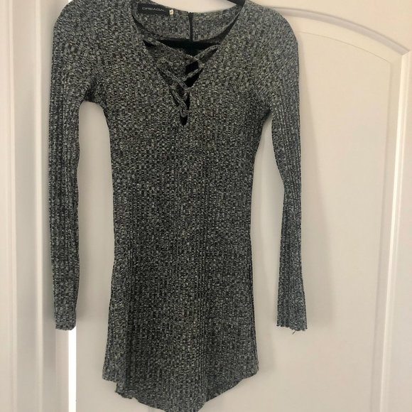 Long Sleeved Grey Dress - Picture 6 of 13
